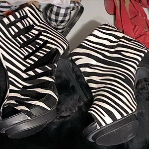 Zebra Stripe Booties Platforms Heels Size 10